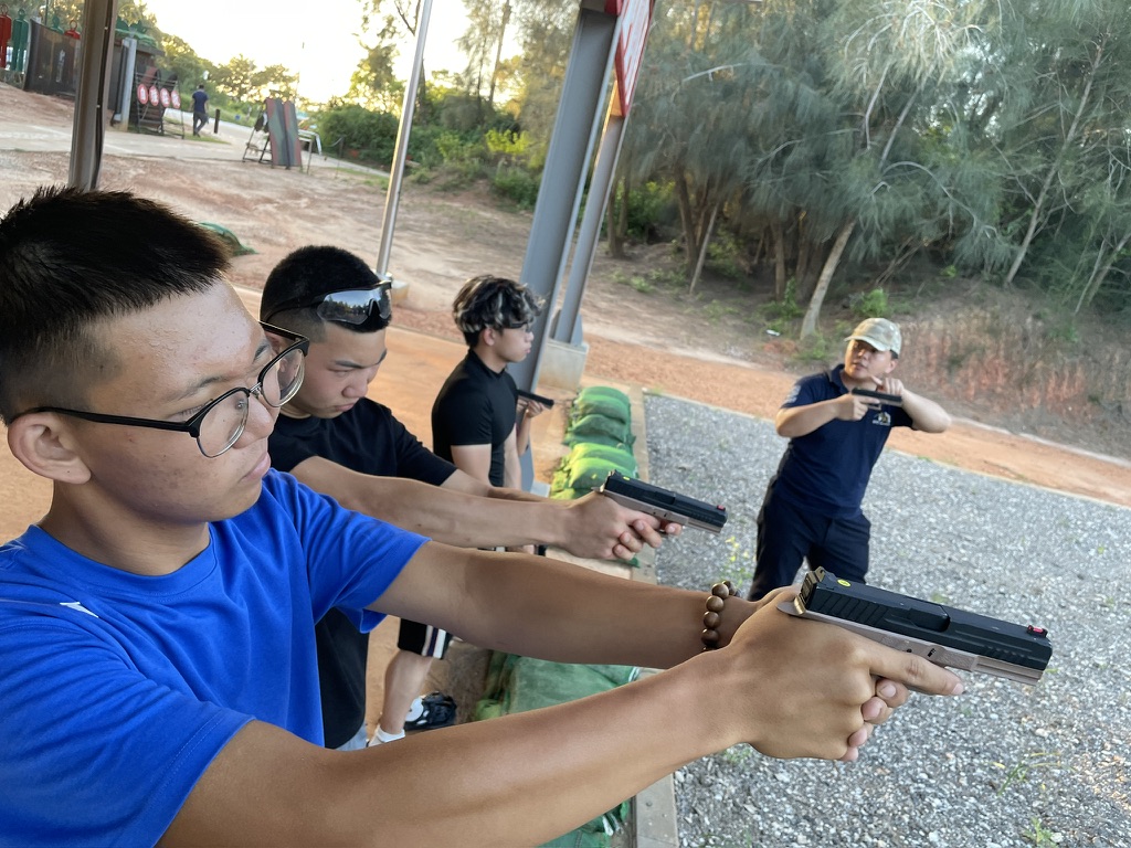 射擊體驗活動 - 多人同時進行