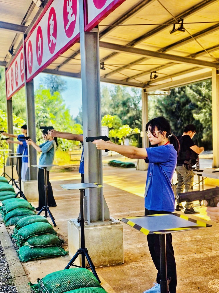 遊客射擊體驗實況